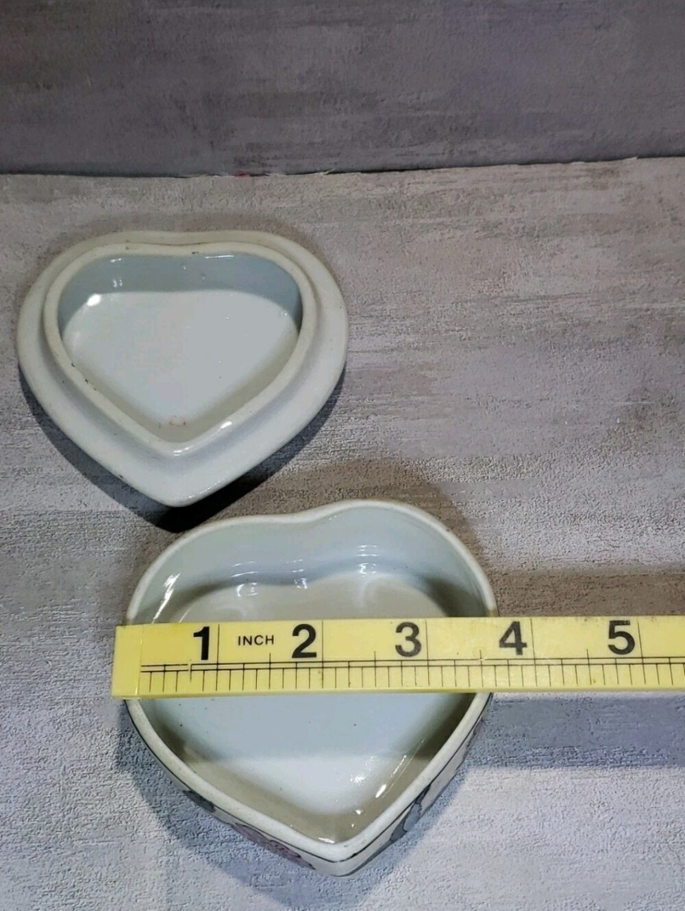 Vtg WBI Floral Porcelain Heart Shaped Lidded Trinket Box Jewlery - Picture 6 of 7